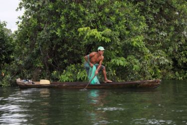 Fisherman in Río Dulce