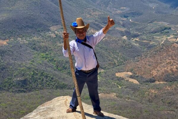 Señor Antonio at Hierve el Agua