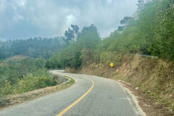 En Route, mountain road