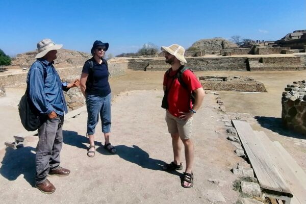 Benito INAH Guide, Monte Albán