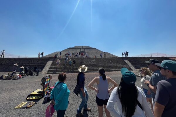 Julio - INAH Guide, Teotihuacán